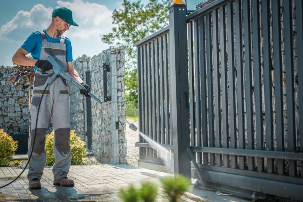 Best Pool Deck Cleaning  in Columbia, MS